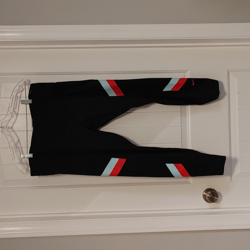 NWT Nike athletic capri